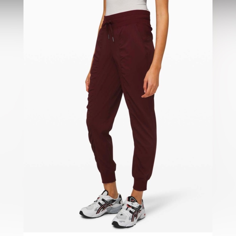 Lululemon Dance studio Joggers size 4 Red Merlot
